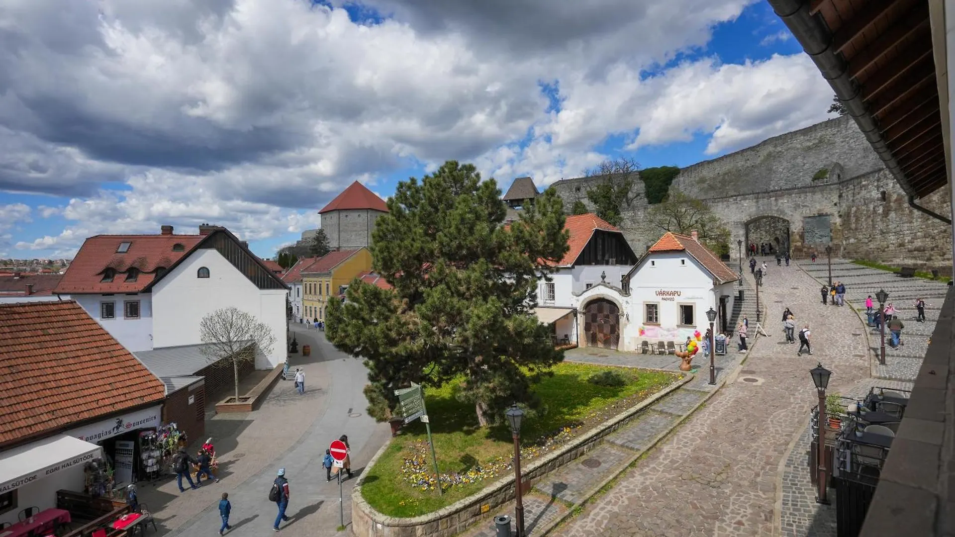 Imola Udvarhaz Dessert Hotel Eger