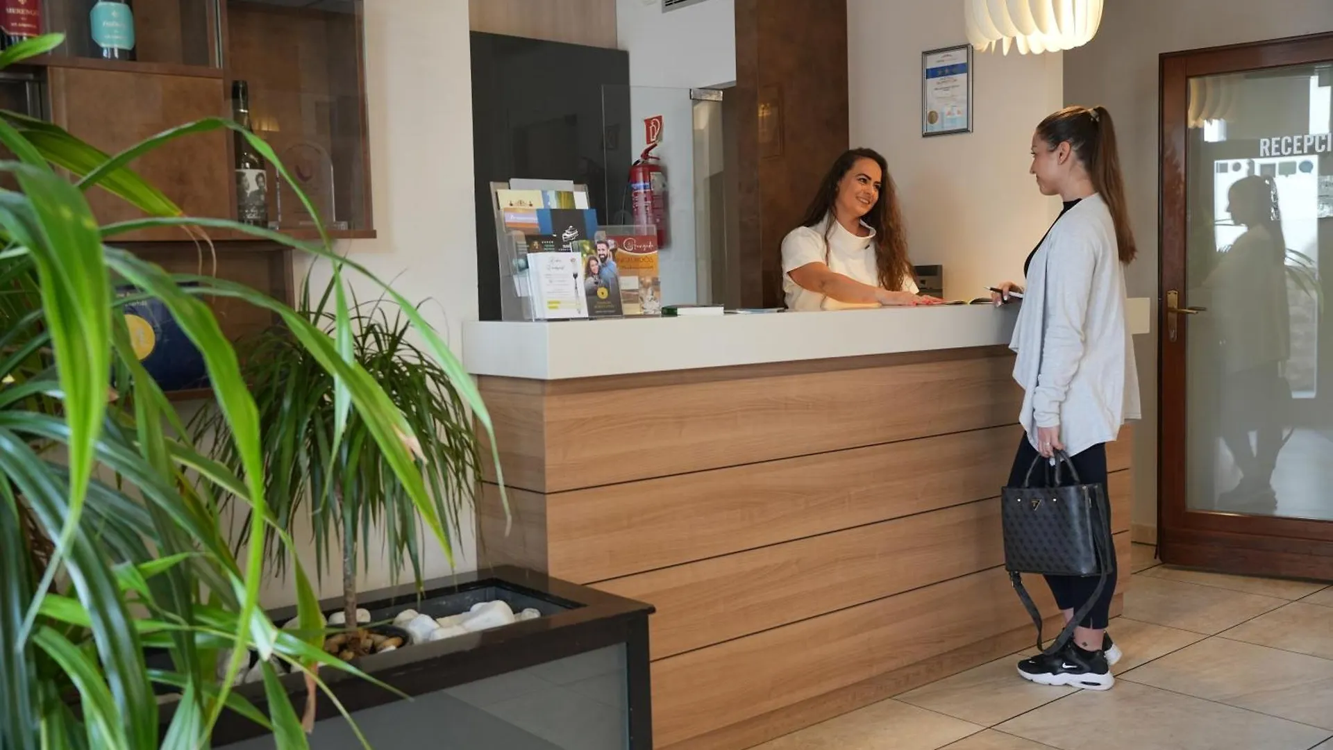 Imola Udvarhaz Dessert Hotel Eger