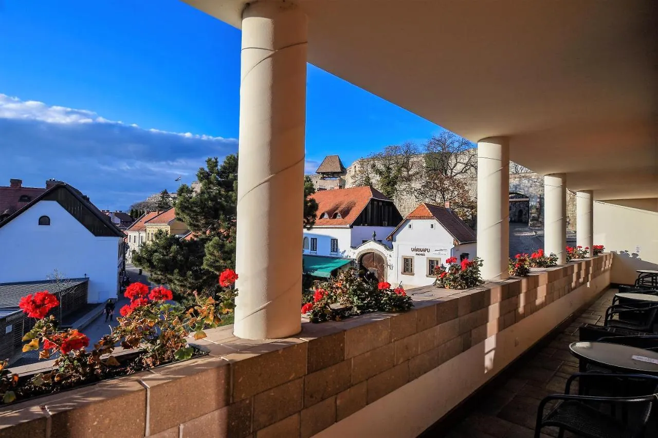 ***  Imola Udvarhaz Dessert Hotel Eger Hungary