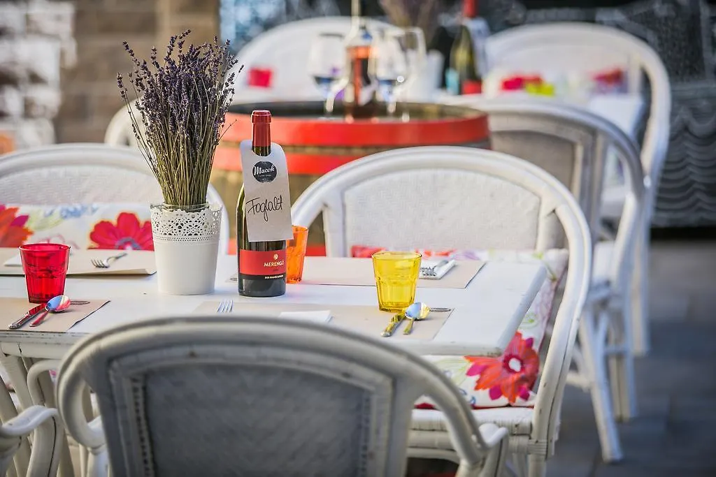 Imola Udvarhaz Dessert Hotel Eger Hungary