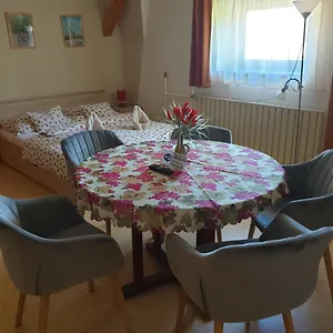 Vecsey Apartament