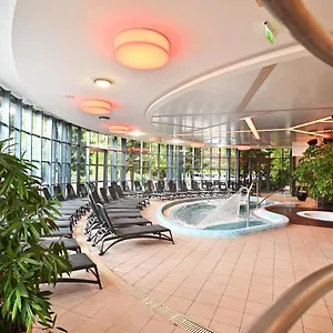 Hotell & Park, Eger