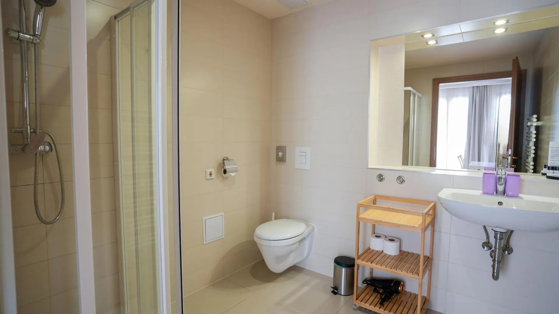 Imola Udvarhaz Dessert Hotel Eger