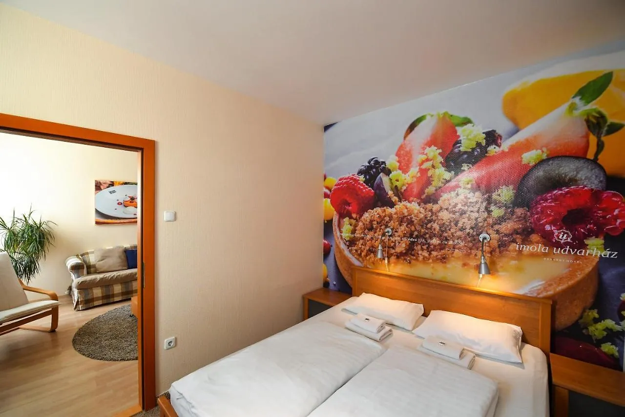 Imola Udvarhaz Dessert Hotel Eger