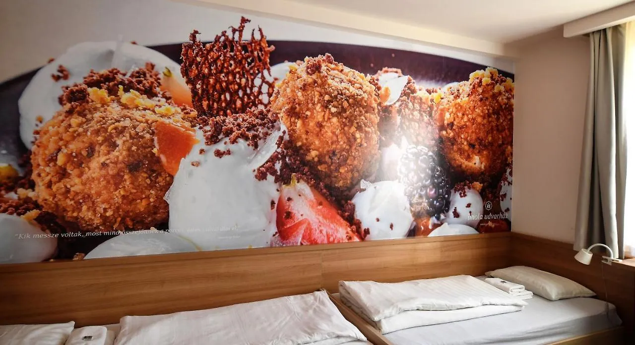 Imola Udvarhaz Dessert Hotel Eger